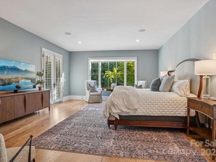 2215 Cortelyou Road, Charlotte, NC 28211.  MLS# CAR4266760, YatesRealty ID 22499. 