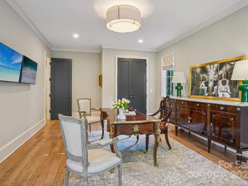 2215 Cortelyou Road, Charlotte, NC 28211.  MLS# CAR4266760, YatesRealty ID 22499. 