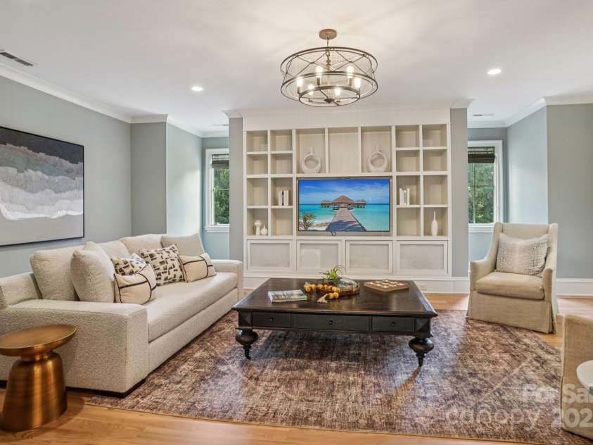 2215 Cortelyou Road, Charlotte, NC 28211.  MLS# CAR4266760, YatesRealty ID 22499. 