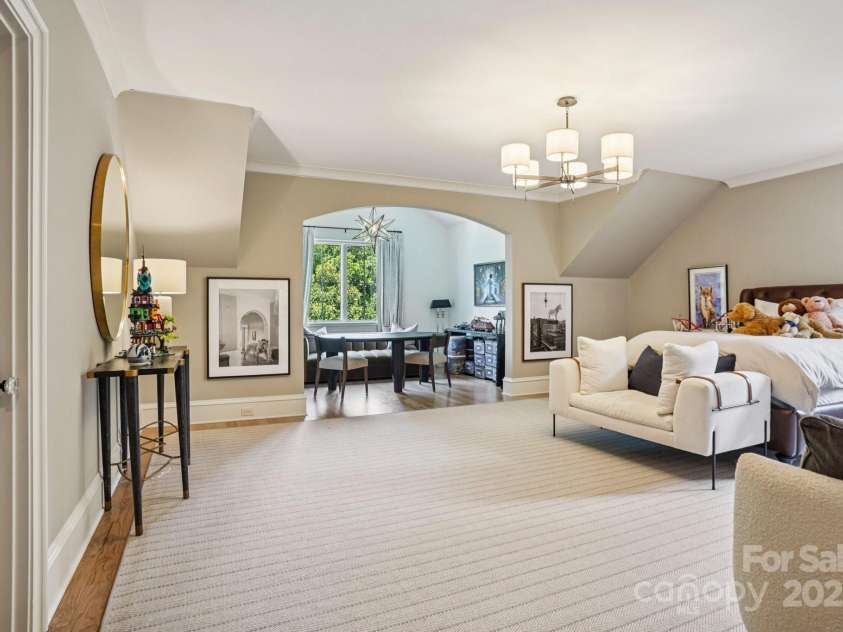 2215 Cortelyou Road, Charlotte, NC 28211.  MLS# CAR4266760, YatesRealty ID 22499. 