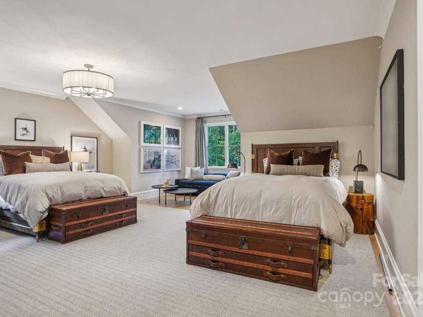 2215 Cortelyou Road, Charlotte, NC 28211.  MLS# CAR4266760, YatesRealty ID 22499. 