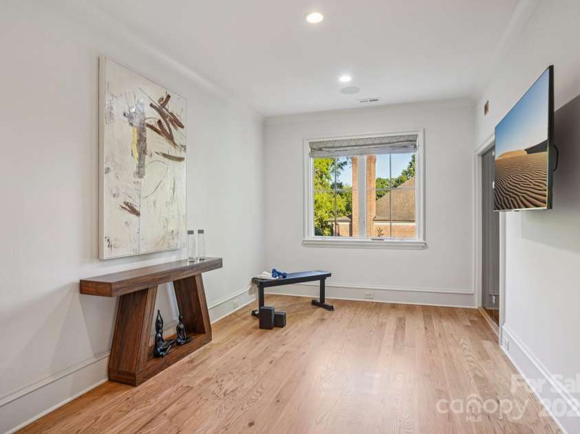 2215 Cortelyou Road, Charlotte, NC 28211.  MLS# CAR4266760, YatesRealty ID 22499. 