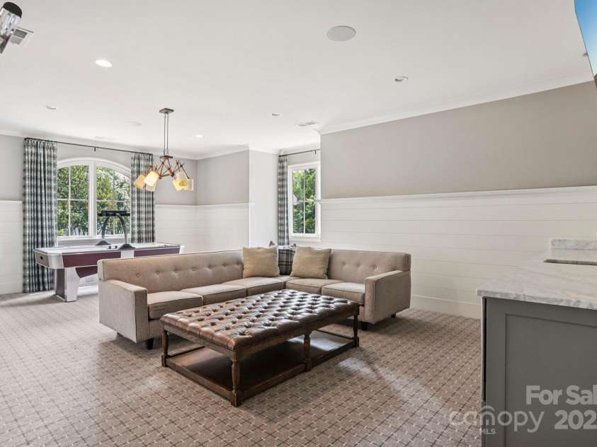 2215 Cortelyou Road, Charlotte, NC 28211.  MLS# CAR4266760, YatesRealty ID 22499. 