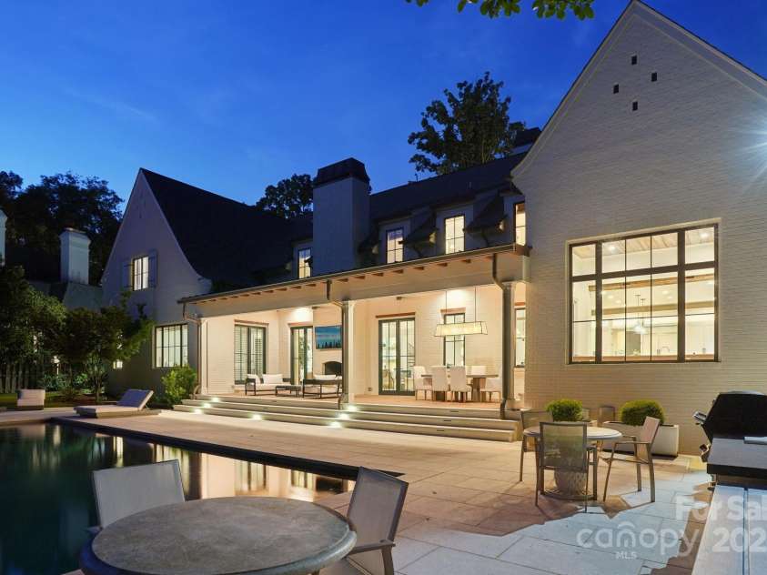 2215 Cortelyou Road, Charlotte, NC 28211.  MLS# CAR4266760, YatesRealty ID 22499. 