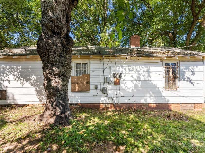 3444 Marvin Road, Charlotte, NC 28211.  MLS# CAR4190106, YatesRealty ID 225. 