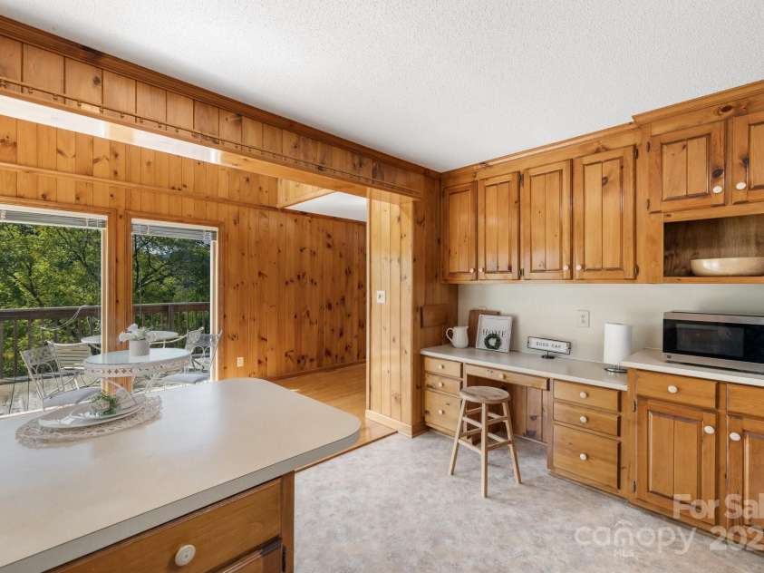 505 Old Home Place Drive, Marshall, NC 28753.  MLS# CAR4207123, YatesRealty ID 225. 