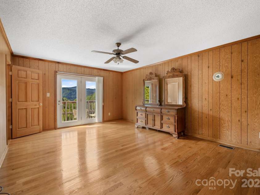 505 Old Home Place Drive, Marshall, NC 28753.  MLS# CAR4207123, YatesRealty ID 225. 
