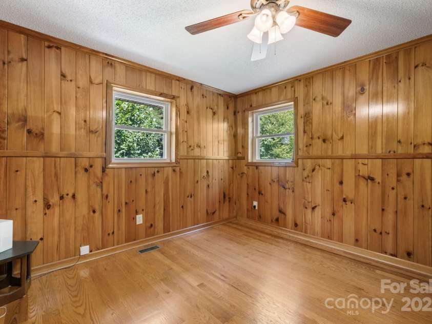 505 Old Home Place Drive, Marshall, NC 28753.  MLS# CAR4207123, YatesRealty ID 225. 