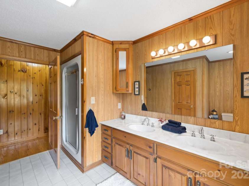 505 Old Home Place Drive, Marshall, NC 28753.  MLS# CAR4207123, YatesRealty ID 225. 