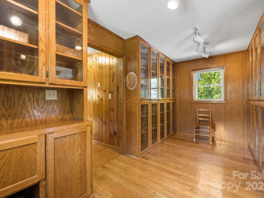 505 Old Home Place Drive, Marshall, NC 28753.  MLS# CAR4207123, YatesRealty ID 225. 