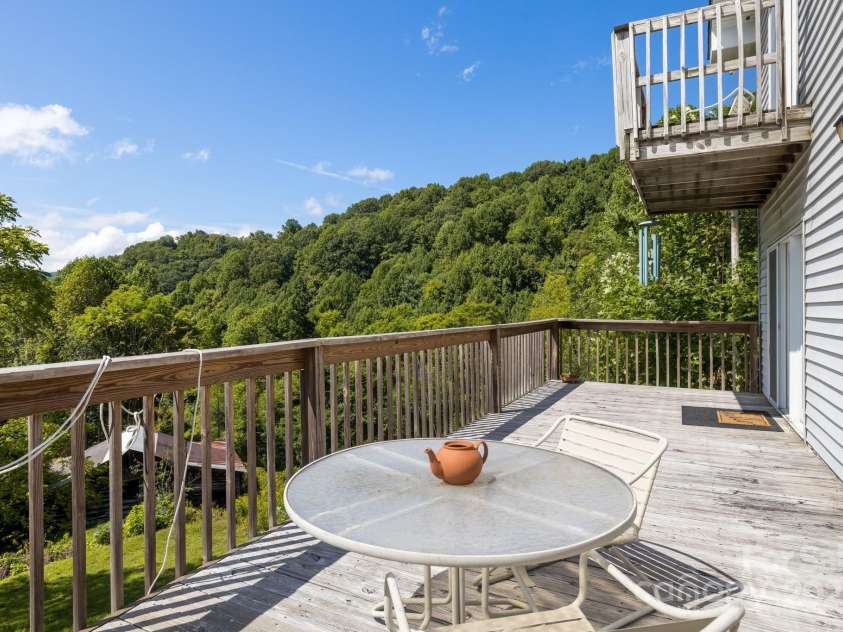 505 Old Home Place Drive, Marshall, NC 28753.  MLS# CAR4207123, YatesRealty ID 225. 