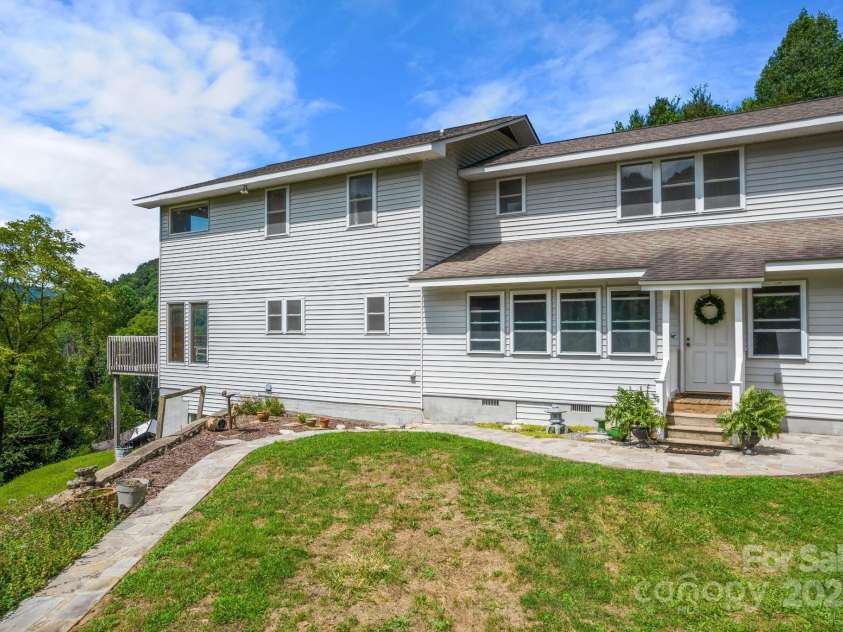 505 Old Home Place Drive, Marshall, NC 28753.  MLS# CAR4207123, YatesRealty ID 225. 