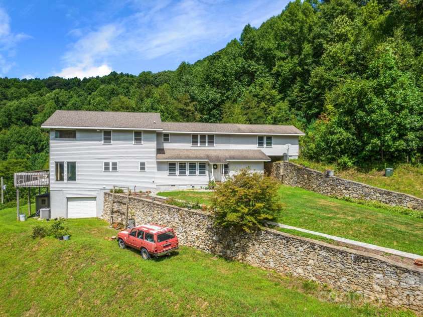 505 Old Home Place Drive, Marshall, NC 28753.  MLS# CAR4207123, YatesRealty ID 225. 