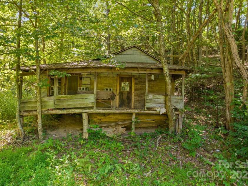 505 Old Home Place Drive, Marshall, NC 28753.  MLS# CAR4207123, YatesRealty ID 225. 