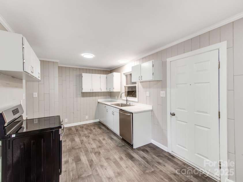 502 Mcconnell Street, Clover, SC 29710.  MLS# CAR4330324, YatesRealty ID 2250. 