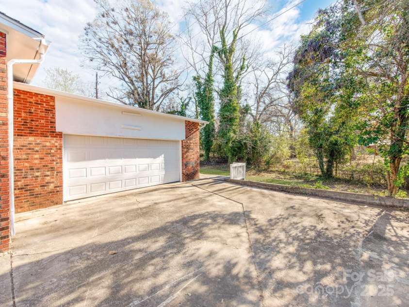502 Mcconnell Street, Clover, SC 29710.  MLS# CAR4330324, YatesRealty ID 2250. 