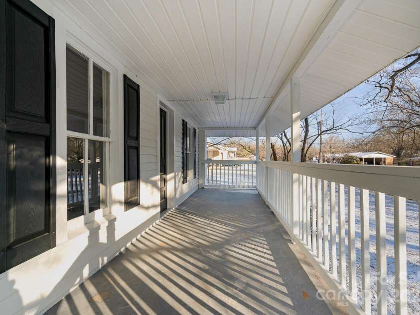 520 Waddell Drive, Albemarle, NC 28001.  MLS# CAR4216319, YatesRealty ID 2250. 