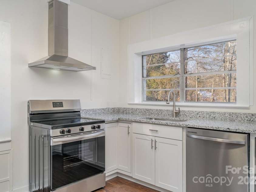 520 Waddell Drive, Albemarle, NC 28001.  MLS# CAR4216319, YatesRealty ID 2250. 