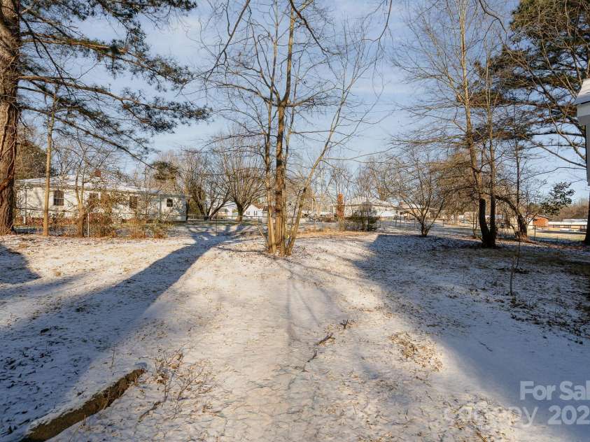 520 Waddell Drive, Albemarle, NC 28001.  MLS# CAR4216319, YatesRealty ID 2250. 