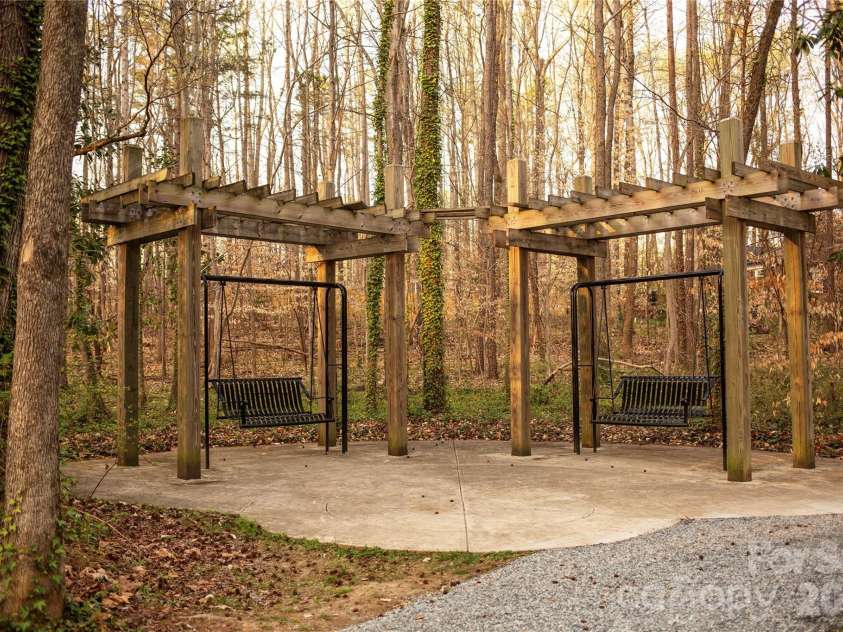 6210 Grove Park Boulevard, Charlotte, NC 28215.  MLS# CAR4369415, YatesRealty ID 22500. 