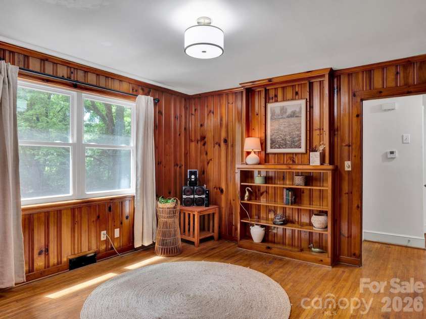 6210 Grove Park Boulevard, Charlotte, NC 28215.  MLS# CAR4369415, YatesRealty ID 22500. Rustic dining room