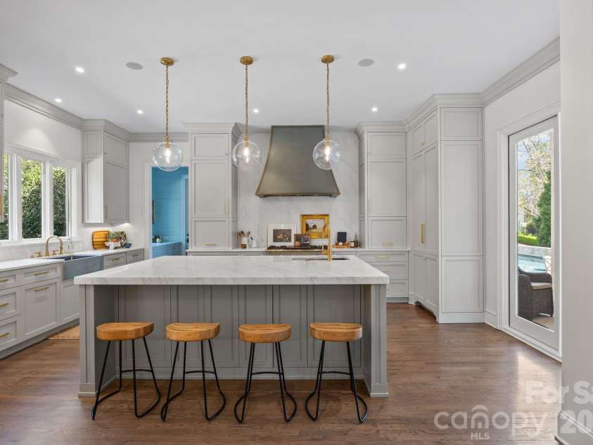 18710 Peninsula Cove Lane, Cornelius, NC 28031.  MLS# CAR4369862, YatesRealty ID 22501. 