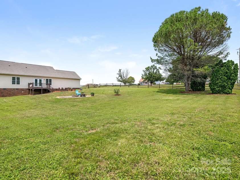 7006 Lone Eagle Drive, Monroe, NC 28110.  MLS# CAR4268647, YatesRealty ID 22501. 