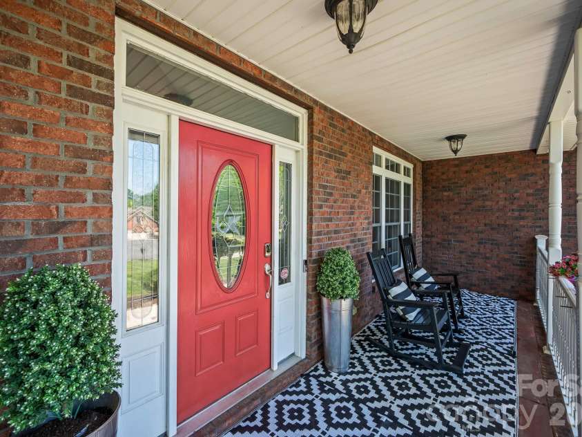 443 Crowders Bluff Court, Clover, SC 29710.  MLS# CAR4369857, YatesRealty ID 22502. 