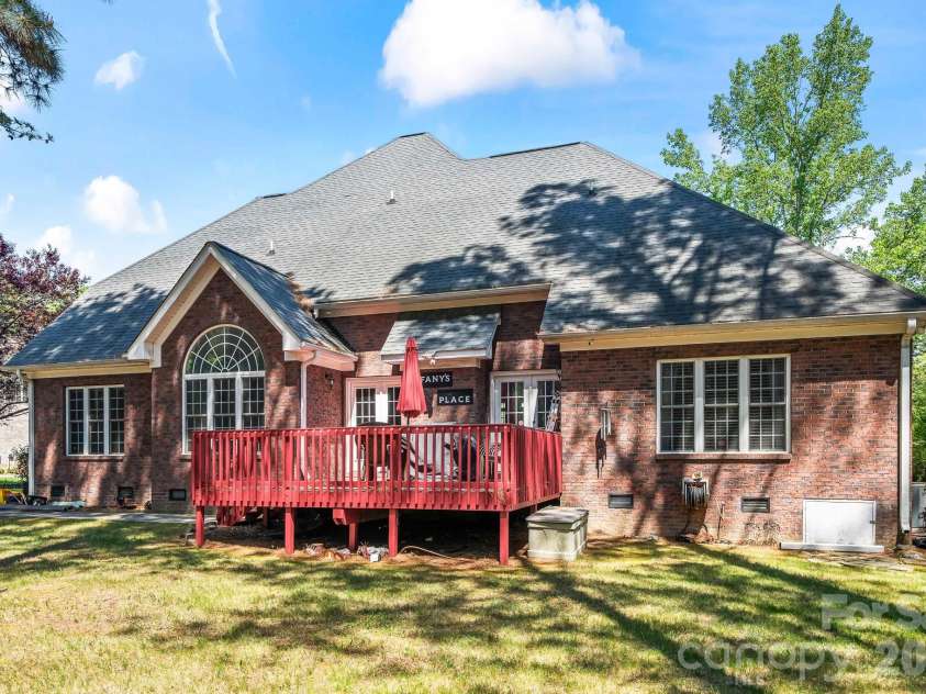 443 Crowders Bluff Court, Clover, SC 29710.  MLS# CAR4369857, YatesRealty ID 22502. 