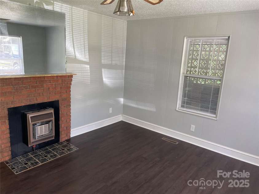 102 Garden Place, Morganton, NC 28655.  MLS# CAR4273302, YatesRealty ID 22504. 