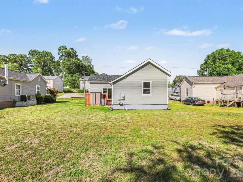 118 Glen Rae Street, Concord, NC 28025.  MLS# CAR4369406, YatesRealty ID 22504. 