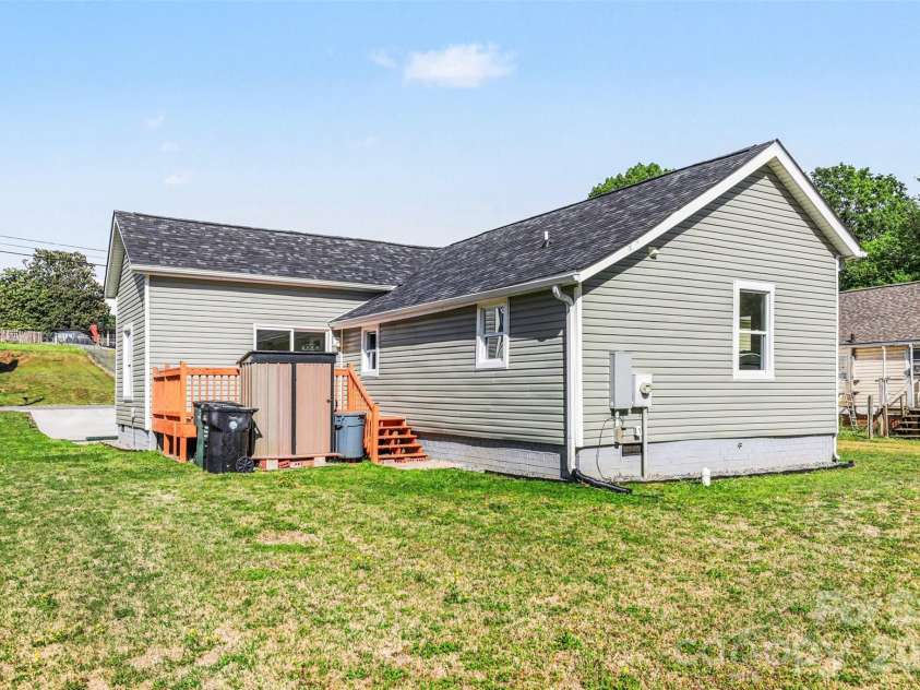 118 Glen Rae Street, Concord, NC 28025.  MLS# CAR4369406, YatesRealty ID 22504. 
