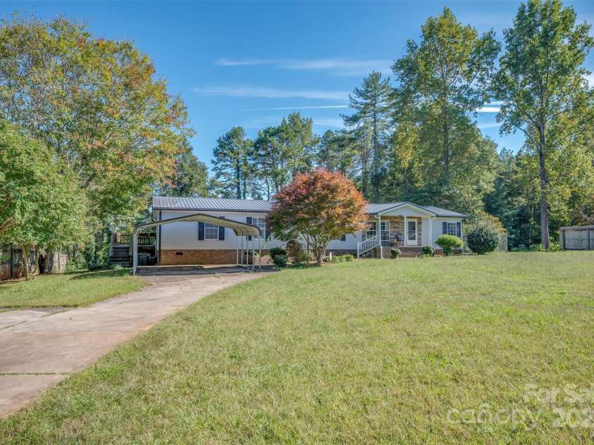 553 New Hope Road, Rutherfordton, NC 28139.  MLS# CAR4309702, YatesRealty ID 22505. 