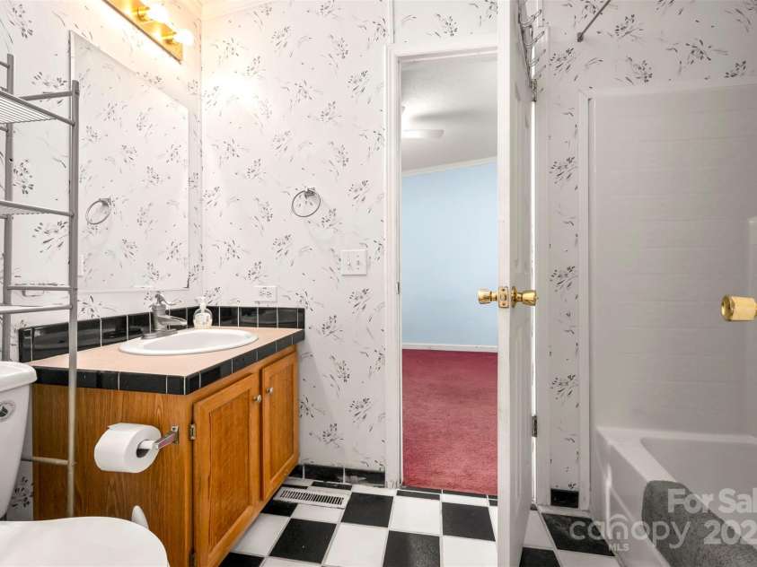 553 New Hope Road, Rutherfordton, NC 28139.  MLS# CAR4309702, YatesRealty ID 22505. 