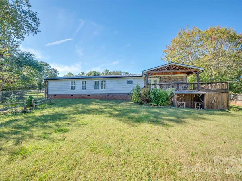 553 New Hope Road, Rutherfordton, NC 28139.  MLS# CAR4309702, YatesRealty ID 22505. 