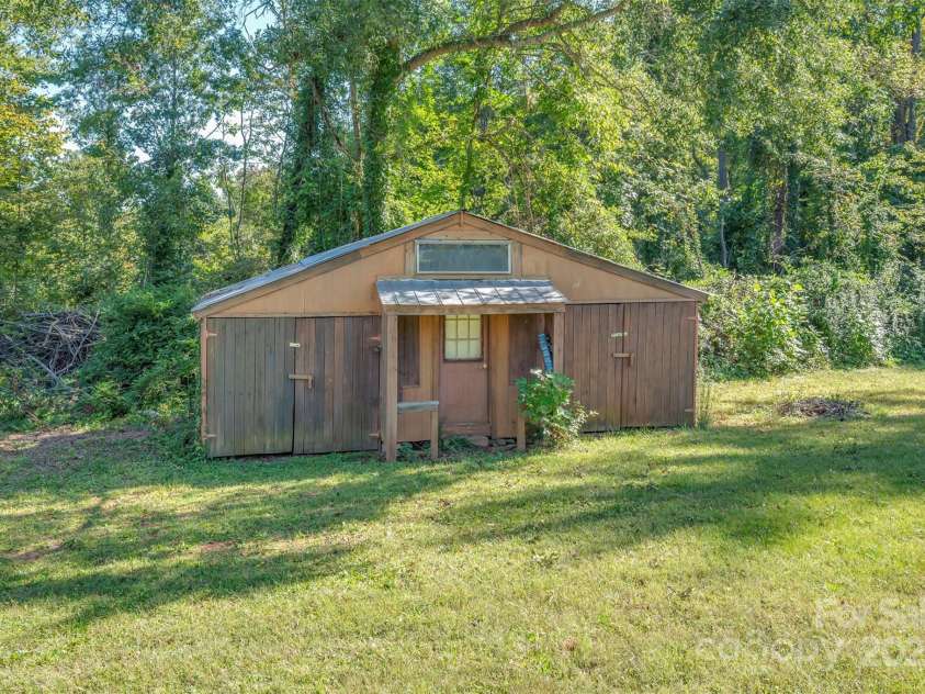 553 New Hope Road, Rutherfordton, NC 28139.  MLS# CAR4309702, YatesRealty ID 22505. 
