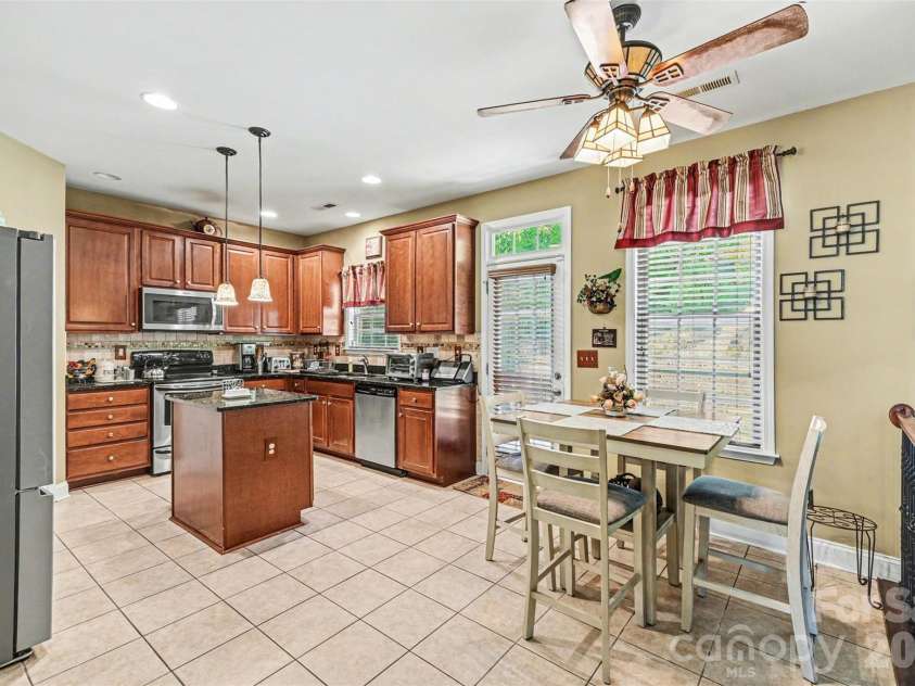 10812 Clark Street, Davidson, NC 28036.  MLS# CAR4372987, YatesRealty ID 22506. 