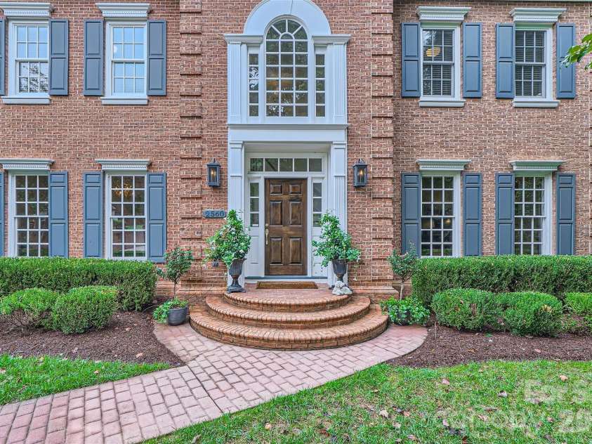 2560 Morrocroft Lane, Charlotte, NC 28211.  MLS# CAR4373862, YatesRealty ID 22507. 