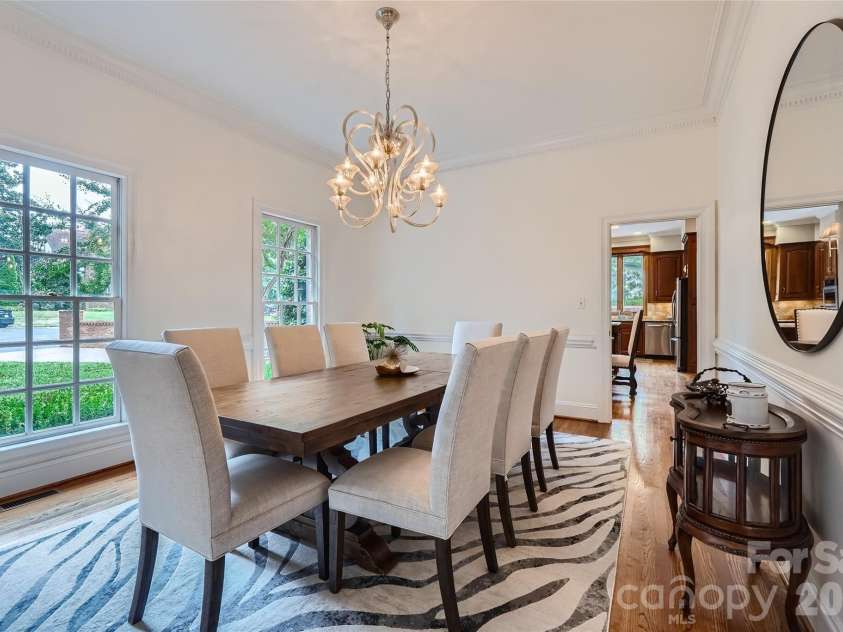 2560 Morrocroft Lane, Charlotte, NC 28211.  MLS# CAR4373862, YatesRealty ID 22507. 