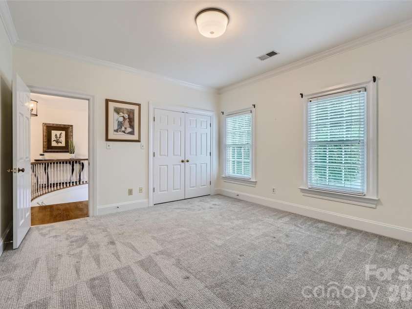 2560 Morrocroft Lane, Charlotte, NC 28211.  MLS# CAR4373862, YatesRealty ID 22507. 