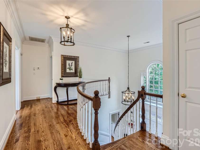 2560 Morrocroft Lane, Charlotte, NC 28211.  MLS# CAR4373862, YatesRealty ID 22507. 