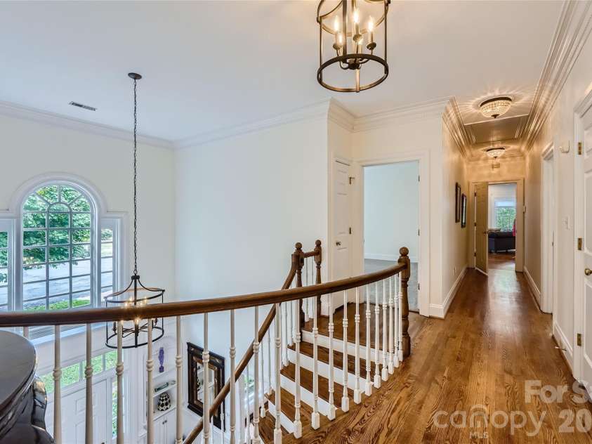 2560 Morrocroft Lane, Charlotte, NC 28211.  MLS# CAR4373862, YatesRealty ID 22507. 