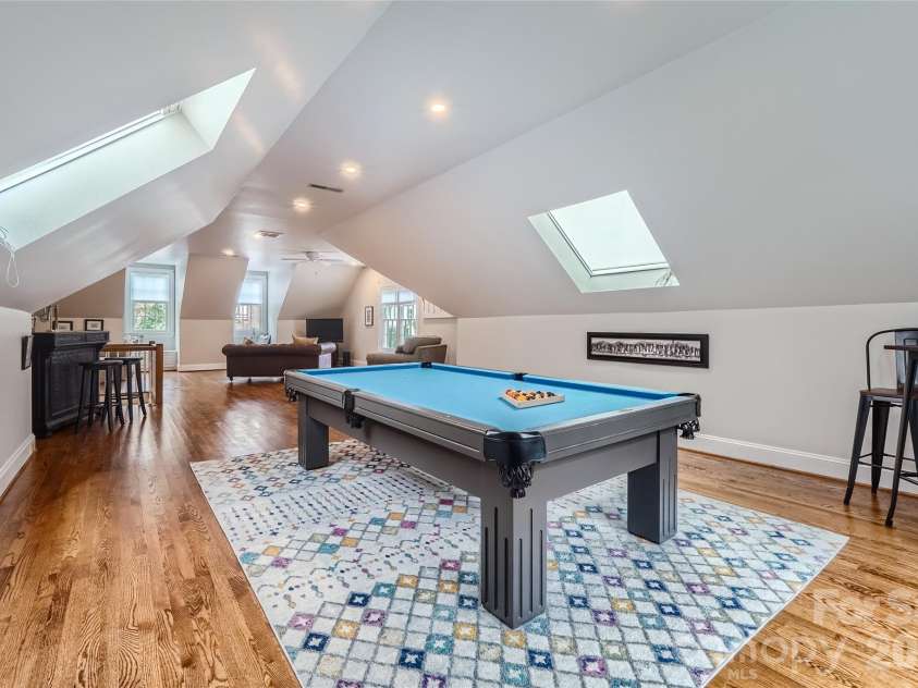 2560 Morrocroft Lane, Charlotte, NC 28211.  MLS# CAR4373862, YatesRealty ID 22507. 