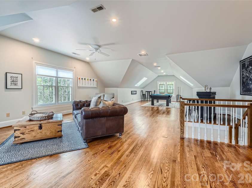 2560 Morrocroft Lane, Charlotte, NC 28211.  MLS# CAR4373862, YatesRealty ID 22507. 