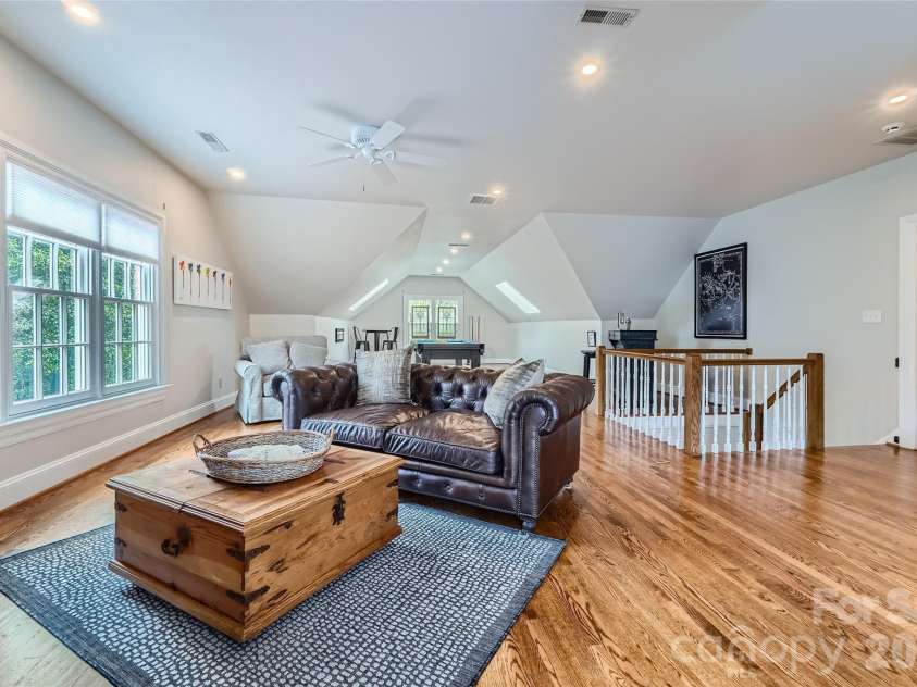 2560 Morrocroft Lane, Charlotte, NC 28211.  MLS# CAR4373862, YatesRealty ID 22507. 