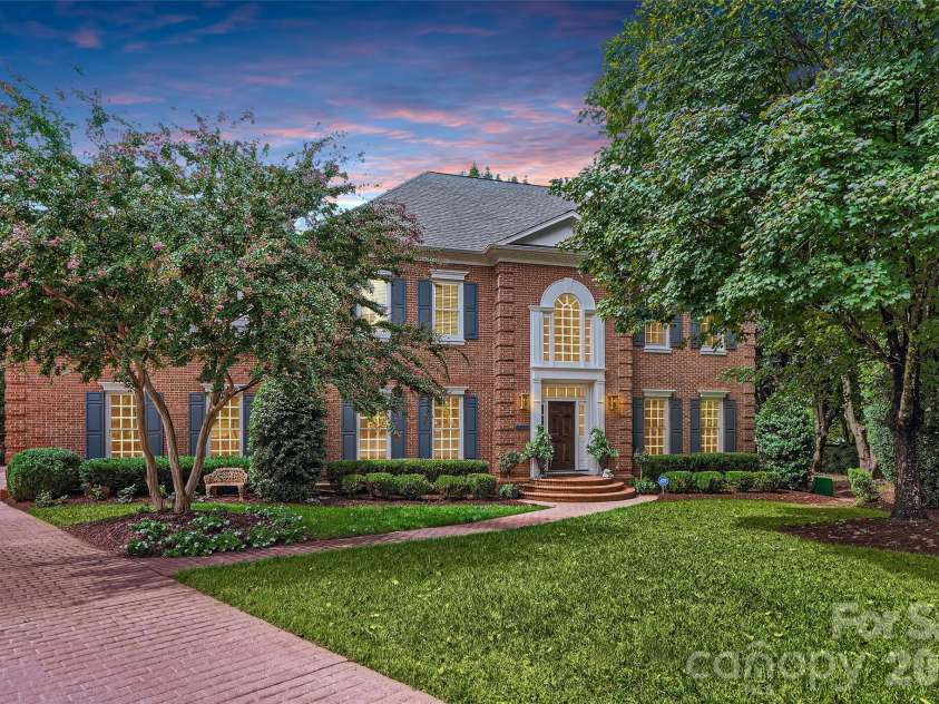 2560 Morrocroft Lane, Charlotte, NC 28211.  MLS# CAR4373862, YatesRealty ID 22507. 