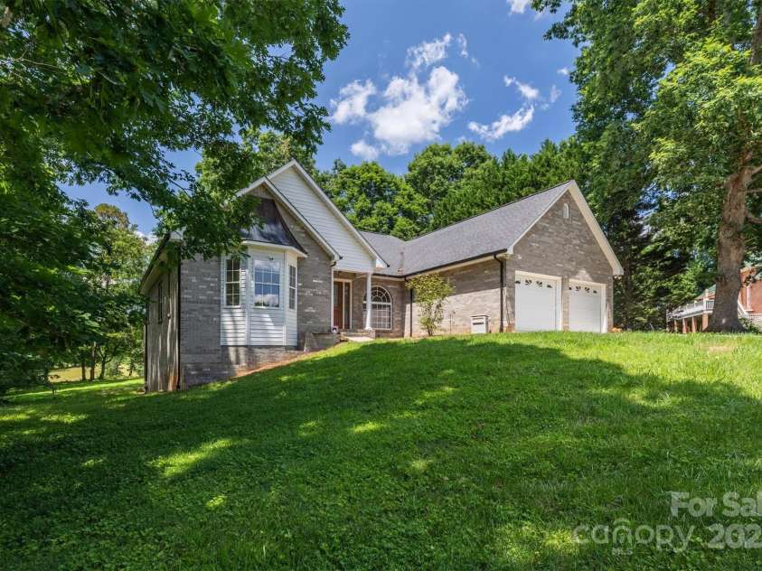 2763 Winds Drive, Morganton, NC 28655.  MLS# CAR4274609, YatesRealty ID 22507. 