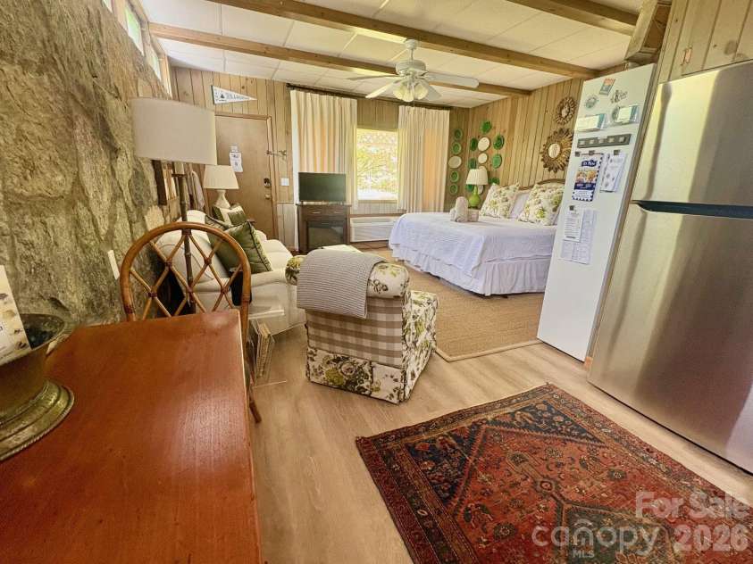 140 Old Mill Road, Flat Rock, NC 28731.  MLS# CAR4373085, YatesRealty ID 22508. Overview
