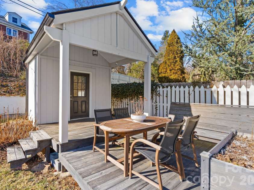 50 Midland Drive, Asheville, NC 28804.  MLS# CAR4340820, YatesRealty ID 2251. 