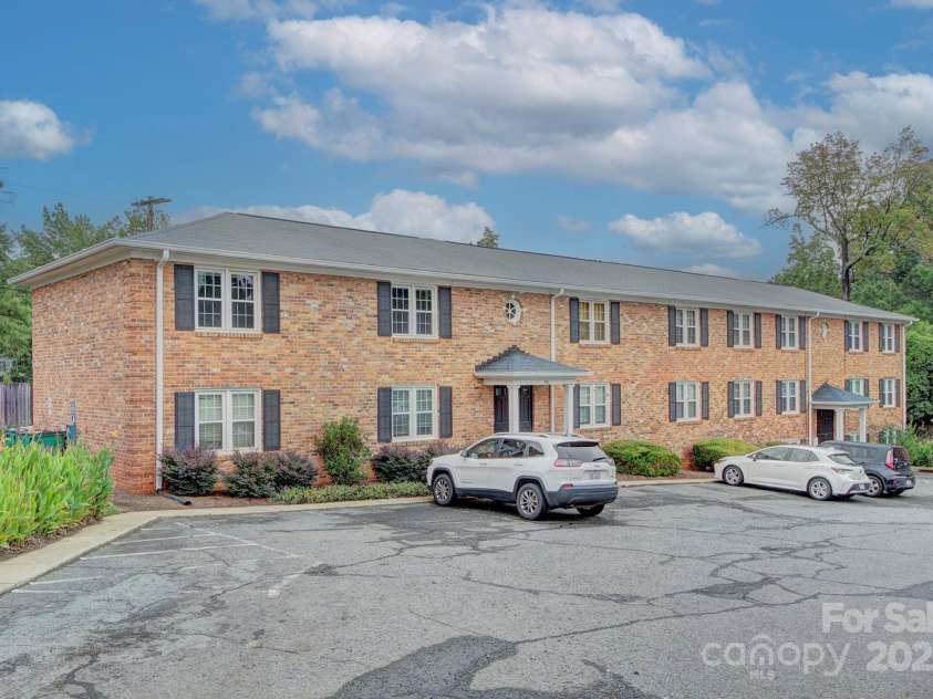 918 Mcalway Road, Charlotte, NC 28211.  MLS# CAR4290818, YatesRealty ID 2251. 